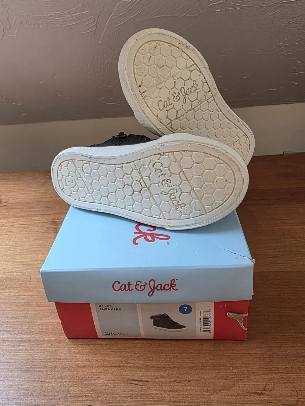 Cat & Jack Rylan Sneakers Gray/Black Sneakers with Zipper Toddler Size 7